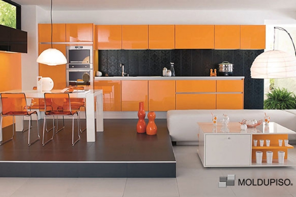 Tira esquinera de Aluminio Estándar en cocina moderna color naranja y comedor moderno minimalista color naranja, moldura de aluminio